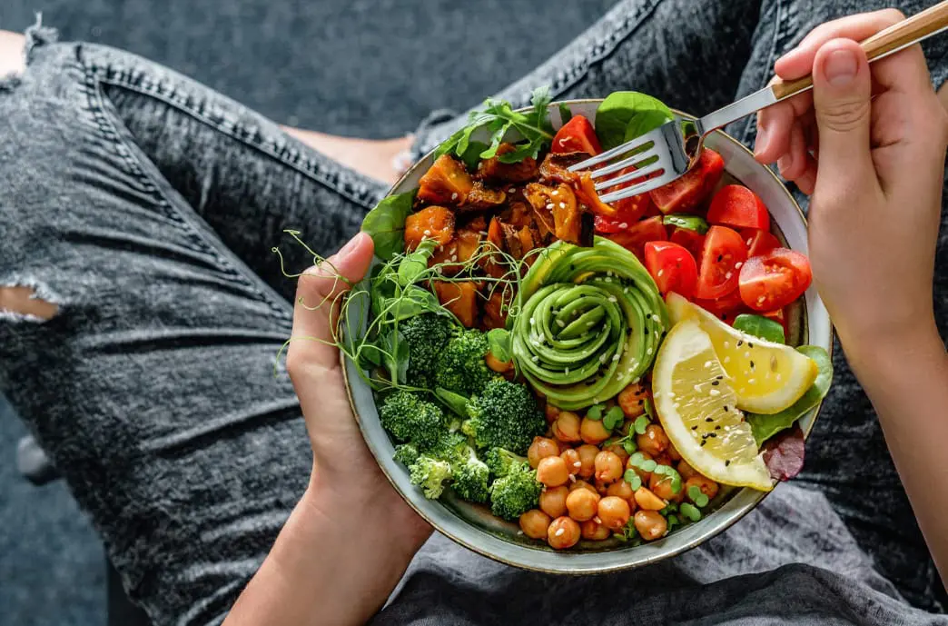 غذای گیاهی رنگارنگ و مغذی