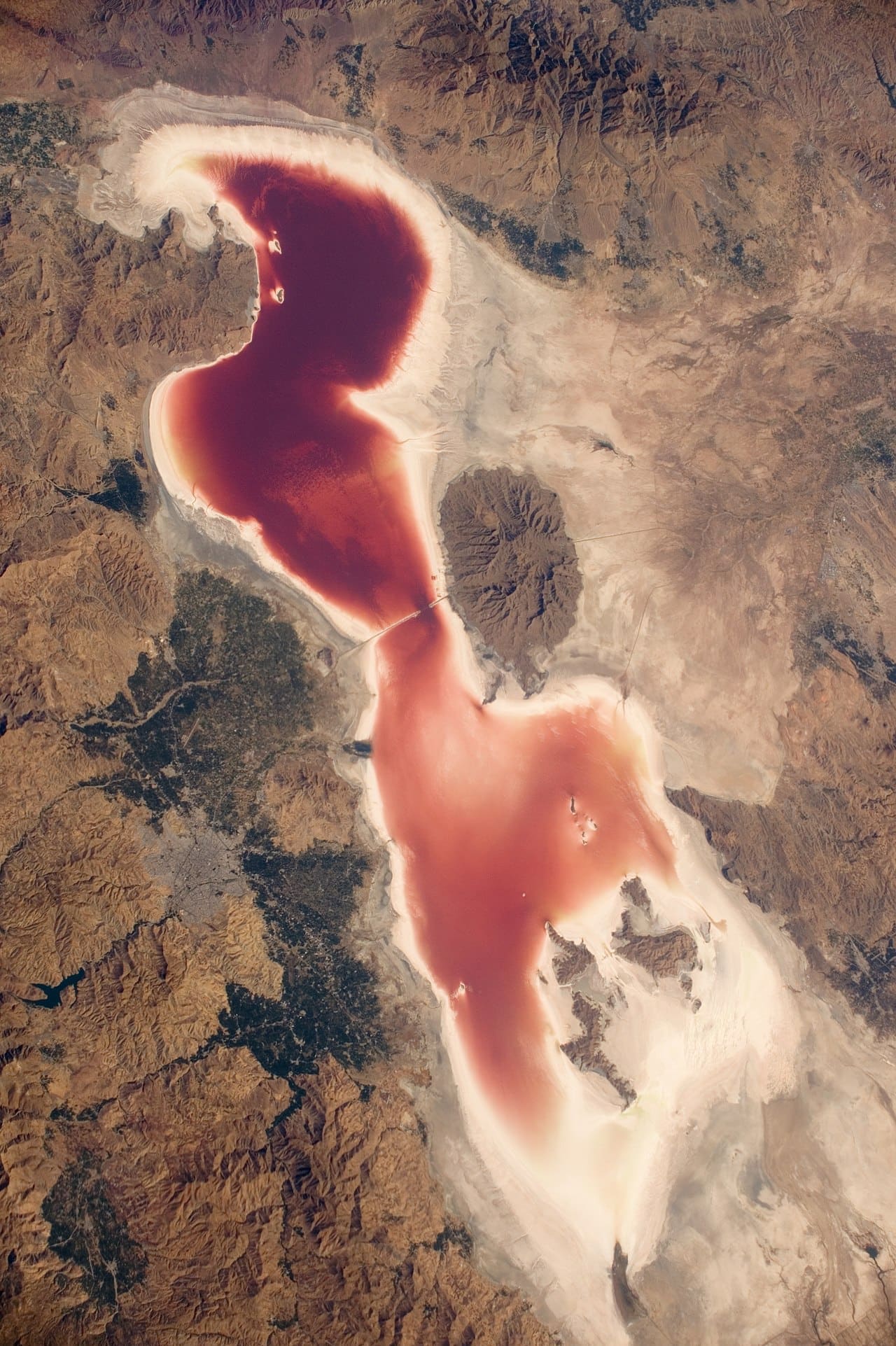 خشک‌شدن دریاچه ارومیه